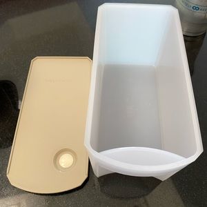 Tupperware - Like New - Shelf Smart
